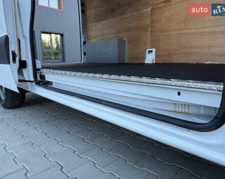 Белый Мерседес Sprinter, объемом двигателя 0 л и пробегом 136 тыс. км за 29999 $, фото 46 на Automoto.ua