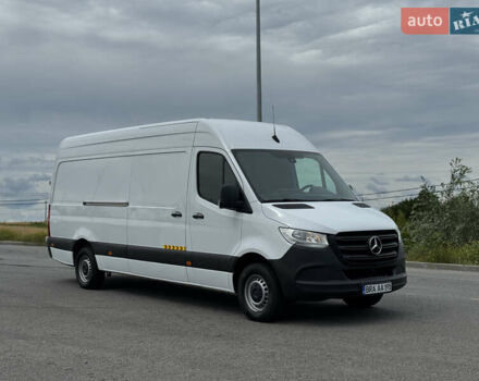 Белый Мерседес Sprinter, объемом двигателя 2.2 л и пробегом 220 тыс. км за 25900 $, фото 1 на Automoto.ua