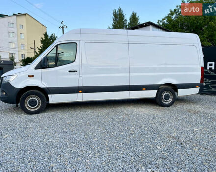 Белый Мерседес Sprinter, объемом двигателя 2 л и пробегом 63 тыс. км за 34849 $, фото 3 на Automoto.ua