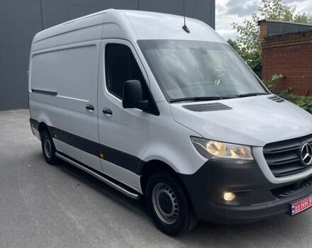 Белый Мерседес Sprinter, объемом двигателя 2 л и пробегом 210 тыс. км за 28950 $, фото 1 на Automoto.ua