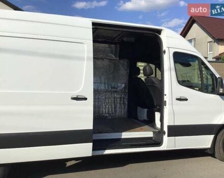 Белый Мерседес Sprinter, объемом двигателя 2.99 л и пробегом 380 тыс. км за 49142 $, фото 6 на Automoto.ua
