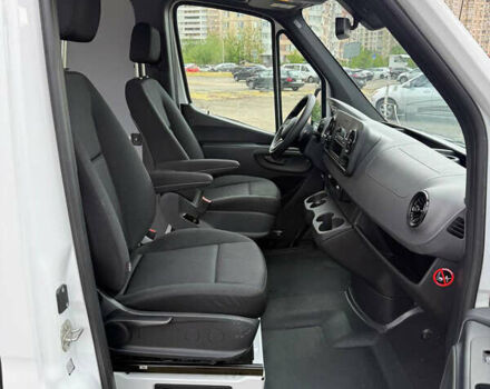 Белый Мерседес Sprinter, объемом двигателя 3 л и пробегом 330 тыс. км за 36999 $, фото 14 на Automoto.ua