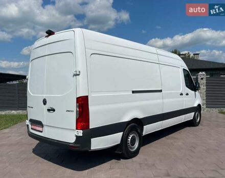 Белый Мерседес Sprinter, объемом двигателя 1.95 л и пробегом 94 тыс. км за 43000 $, фото 2 на Automoto.ua