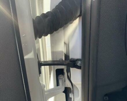Белый Мерседес Sprinter, объемом двигателя 1.95 л и пробегом 242 тыс. км за 29000 $, фото 31 на Automoto.ua