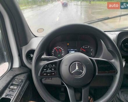 Белый Мерседес Sprinter, объемом двигателя 1.95 л и пробегом 242 тыс. км за 29000 $, фото 2 на Automoto.ua