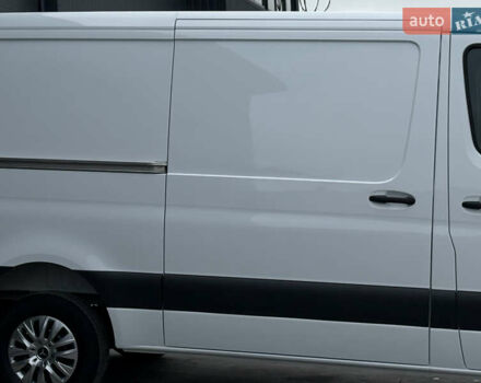 Білий Мерседес Sprinter, об'ємом двигуна 2.2 л та пробігом 64 тис. км за 29999 $, фото 11 на Automoto.ua