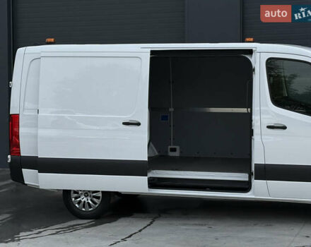 Білий Мерседес Sprinter, об'ємом двигуна 2.2 л та пробігом 64 тис. км за 29999 $, фото 37 на Automoto.ua