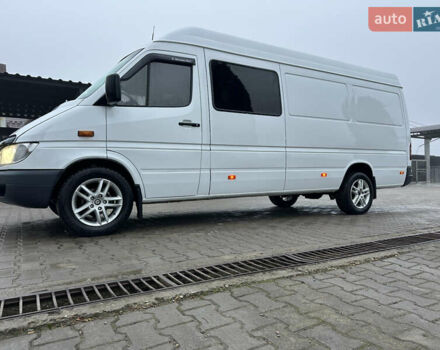 Белый Мерседес Sprinter, объемом двигателя 2.15 л и пробегом 850 тыс. км за 10500 $, фото 2 на Automoto.ua