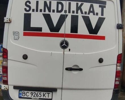 Белый Мерседес Sprinter, объемом двигателя 2.2 л и пробегом 517 тыс. км за 10000 $, фото 4 на Automoto.ua