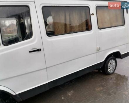 Белый Мерседес Sprinter, объемом двигателя 2.3 л и пробегом 559 тыс. км за 2850 $, фото 1 на Automoto.ua