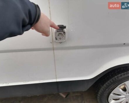 Белый Мерседес Sprinter, объемом двигателя 2.3 л и пробегом 559 тыс. км за 2850 $, фото 2 на Automoto.ua
