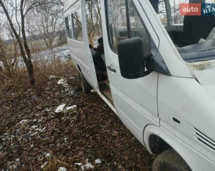 Белый Мерседес Sprinter, объемом двигателя 2.9 л и пробегом 100 тыс. км за 1000 $, фото 2 на Automoto.ua