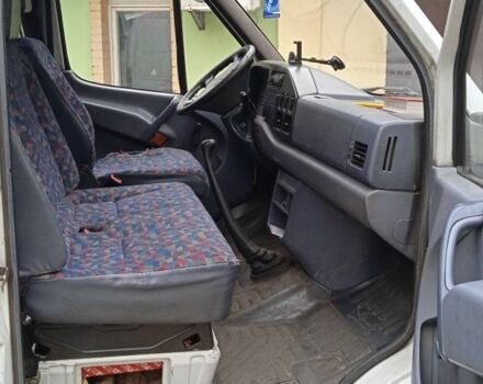 Белый Мерседес Sprinter, объемом двигателя 2.3 л и пробегом 450 тыс. км за 3600 $, фото 3 на Automoto.ua