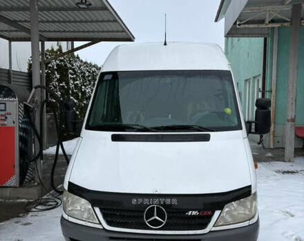 Белый Мерседес Sprinter, объемом двигателя 2.7 л и пробегом 300 тыс. км за 11000 $, фото 2 на Automoto.ua