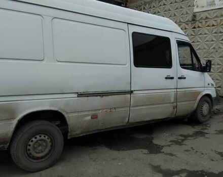 Белый Мерседес Sprinter, объемом двигателя 2.15 л и пробегом 800 тыс. км за 3800 $, фото 1 на Automoto.ua