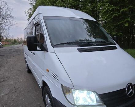 Белый Мерседес Sprinter, объемом двигателя 2 л и пробегом 443 тыс. км за 9499 $, фото 1 на Automoto.ua