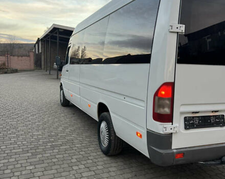 Белый Мерседес Sprinter, объемом двигателя 2.7 л и пробегом 700 тыс. км за 13800 $, фото 6 на Automoto.ua