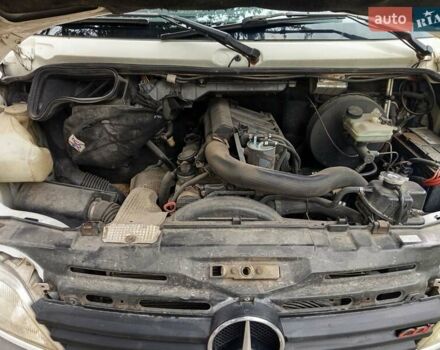 Белый Мерседес Sprinter, объемом двигателя 2.2 л и пробегом 465 тыс. км за 9200 $, фото 13 на Automoto.ua