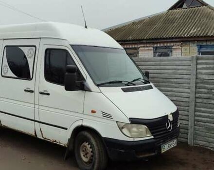 Белый Мерседес Sprinter, объемом двигателя 2.2 л и пробегом 484 тыс. км за 4700 $, фото 1 на Automoto.ua