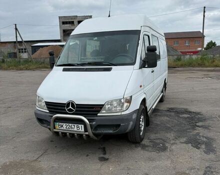 Белый Мерседес Sprinter, объемом двигателя 2.15 л и пробегом 420 тыс. км за 5400 $, фото 4 на Automoto.ua