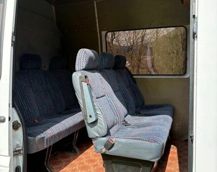 Белый Мерседес Sprinter, объемом двигателя 2.1 л и пробегом 367 тыс. км за 10500 $, фото 5 на Automoto.ua