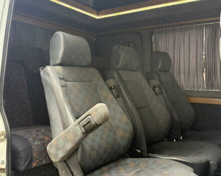 Белый Мерседес Sprinter, объемом двигателя 2.69 л и пробегом 333 тыс. км за 6999 $, фото 2 на Automoto.ua