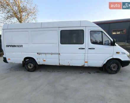Белый Мерседес Sprinter, объемом двигателя 2.7 л и пробегом 183 тыс. км за 9200 $, фото 7 на Automoto.ua