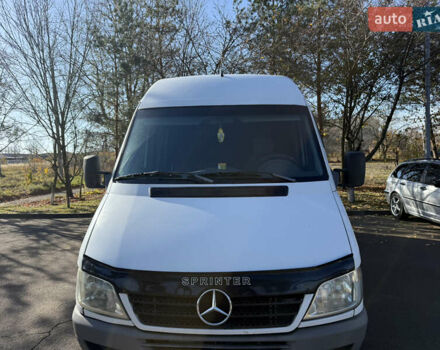 Белый Мерседес Sprinter, объемом двигателя 2.7 л и пробегом 400 тыс. км за 6800 $, фото 9 на Automoto.ua