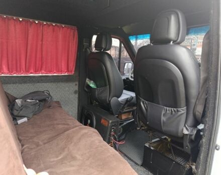 Белый Мерседес Sprinter, объемом двигателя 2.2 л и пробегом 255 тыс. км за 9100 $, фото 4 на Automoto.ua