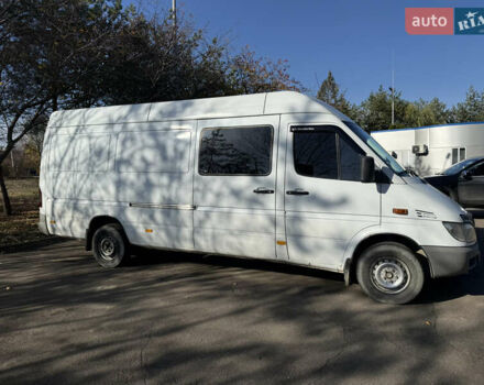 Белый Мерседес Sprinter, объемом двигателя 2.7 л и пробегом 400 тыс. км за 6800 $, фото 8 на Automoto.ua
