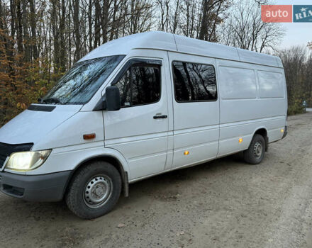 Белый Мерседес Sprinter, объемом двигателя 2.7 л и пробегом 400 тыс. км за 6800 $, фото 3 на Automoto.ua