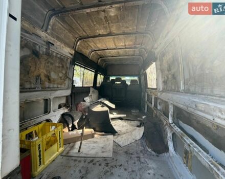 Белый Мерседес Sprinter, объемом двигателя 2.69 л и пробегом 500 тыс. км за 6500 $, фото 4 на Automoto.ua