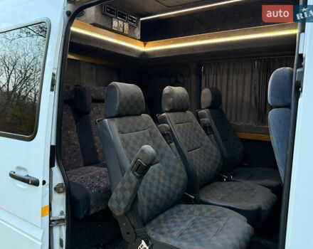 Белый Мерседес Sprinter, объемом двигателя 2.7 л и пробегом 400 тыс. км за 6800 $, фото 2 на Automoto.ua