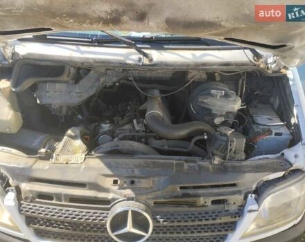 Белый Мерседес Sprinter, объемом двигателя 2.69 л и пробегом 556 тыс. км за 8200 $, фото 2 на Automoto.ua