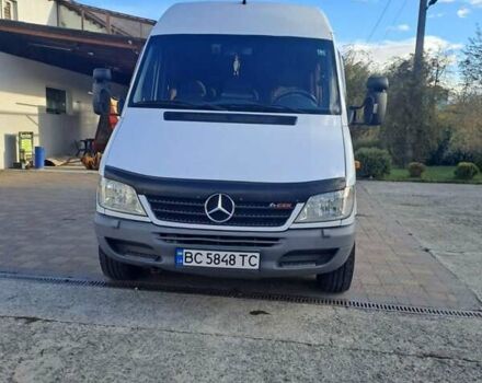 Белый Мерседес Sprinter, объемом двигателя 2.69 л и пробегом 640 тыс. км за 12400 $, фото 2 на Automoto.ua