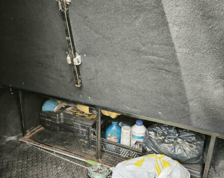 Белый Мерседес Sprinter, объемом двигателя 2.69 л и пробегом 999 тыс. км за 5000 $, фото 9 на Automoto.ua