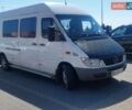 Белый Мерседес Sprinter, объемом двигателя 2.69 л и пробегом 500 тыс. км за 9000 $, фото 1 на Automoto.ua