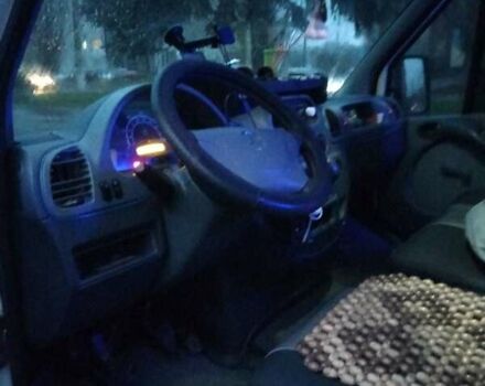 Белый Мерседес Sprinter, объемом двигателя 2.2 л и пробегом 350 тыс. км за 6700 $, фото 9 на Automoto.ua