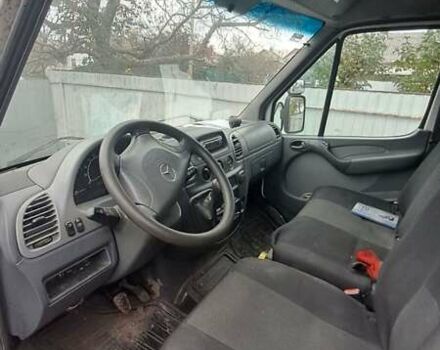 Белый Мерседес Sprinter, объемом двигателя 2.2 л и пробегом 411 тыс. км за 10000 $, фото 4 на Automoto.ua