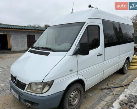 Белый Мерседес Sprinter, объемом двигателя 2.15 л и пробегом 574 тыс. км за 8700 $, фото 5 на Automoto.ua