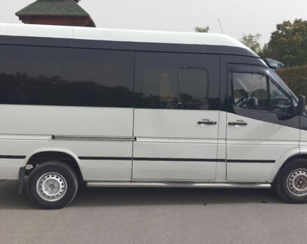 Белый Мерседес Sprinter, объемом двигателя 2.7 л и пробегом 350 тыс. км за 10500 $, фото 2 на Automoto.ua