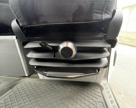 Белый Мерседес Sprinter, объемом двигателя 3 л и пробегом 420 тыс. км за 18600 $, фото 31 на Automoto.ua