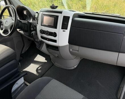 Белый Мерседес Sprinter, объемом двигателя 3 л и пробегом 235 тыс. км за 13900 $, фото 11 на Automoto.ua
