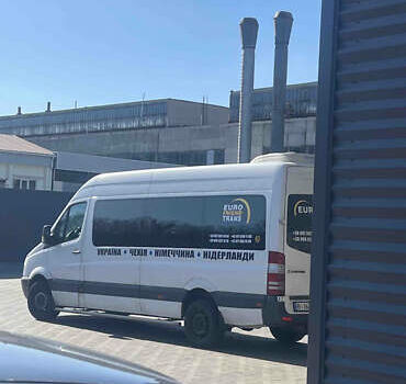 Белый Мерседес Sprinter, объемом двигателя 2.15 л и пробегом 300 тыс. км за 23516 $, фото 2 на Automoto.ua