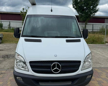 Белый Мерседес Sprinter, объемом двигателя 2.99 л и пробегом 424 тыс. км за 15000 $, фото 2 на Automoto.ua