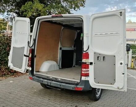 Белый Мерседес Sprinter, объемом двигателя 2.2 л и пробегом 257 тыс. км за 7800 $, фото 8 на Automoto.ua