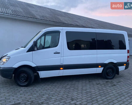 Белый Мерседес Sprinter, объемом двигателя 2.2 л и пробегом 480 тыс. км за 14300 $, фото 2 на Automoto.ua