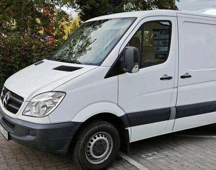 Белый Мерседес Sprinter, объемом двигателя 2.2 л и пробегом 257 тыс. км за 7800 $, фото 3 на Automoto.ua