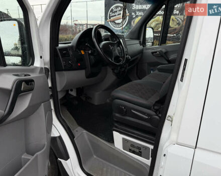 Белый Мерседес Sprinter, объемом двигателя 2.2 л и пробегом 390 тыс. км за 25500 $, фото 14 на Automoto.ua