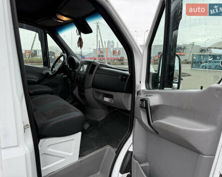 Белый Мерседес Sprinter, объемом двигателя 2.2 л и пробегом 390 тыс. км за 25500 $, фото 18 на Automoto.ua